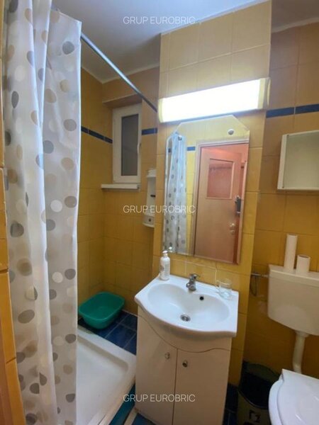 Ultracentral langa Hotel Radisson, Athenee Palace, cochet